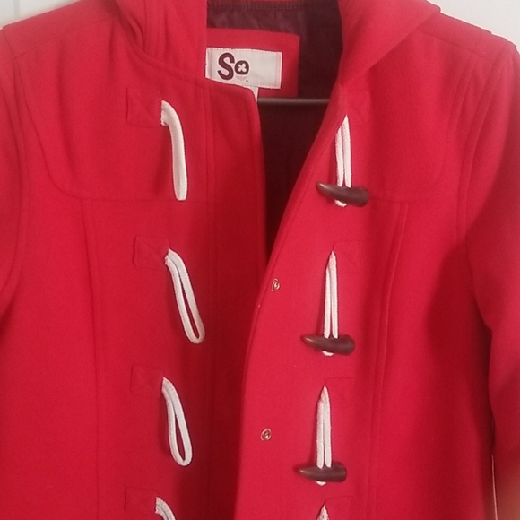 Red jacket - Picture 2 of 3